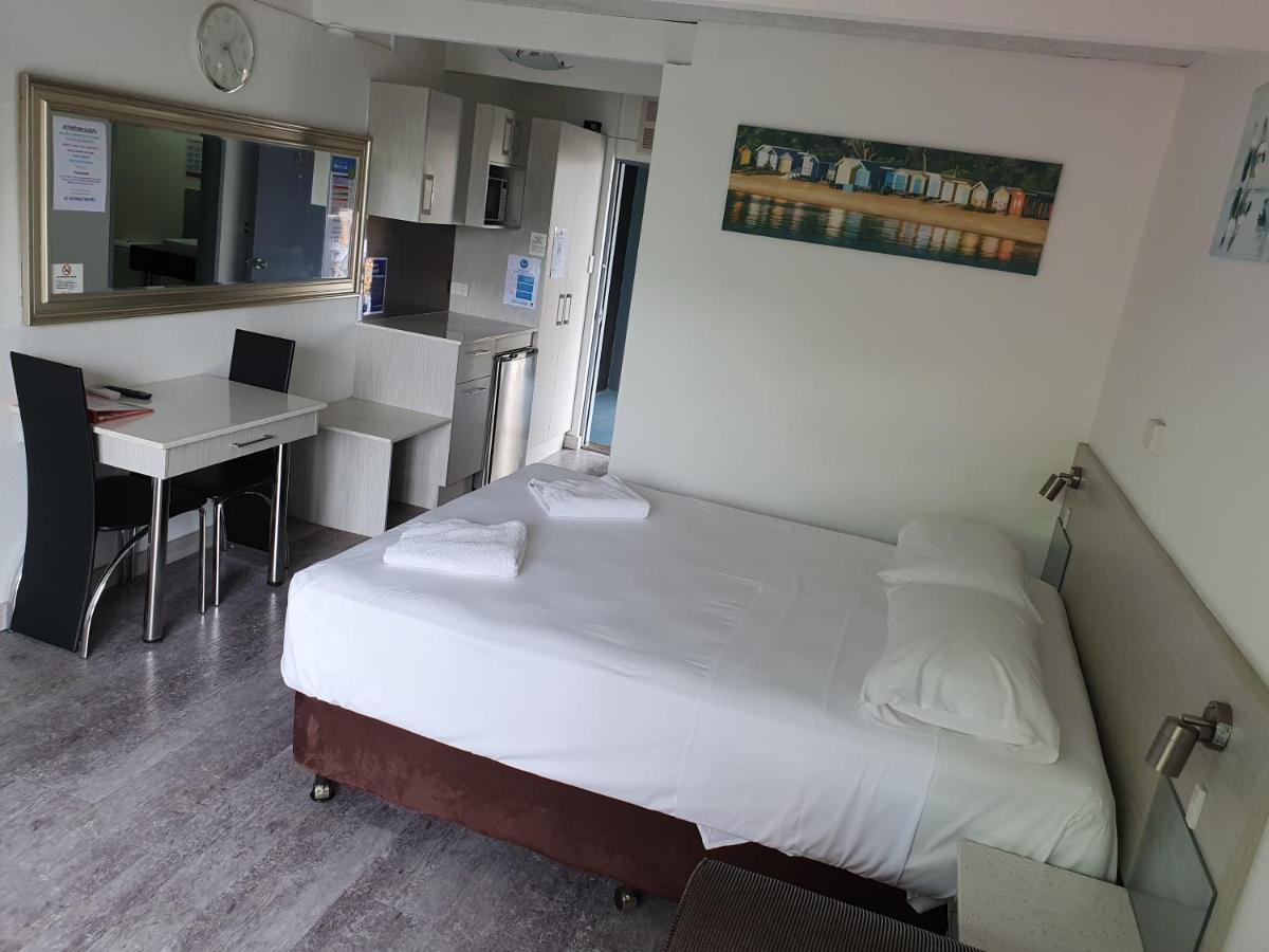 Le George Motel Порт Макари Екстериор снимка
