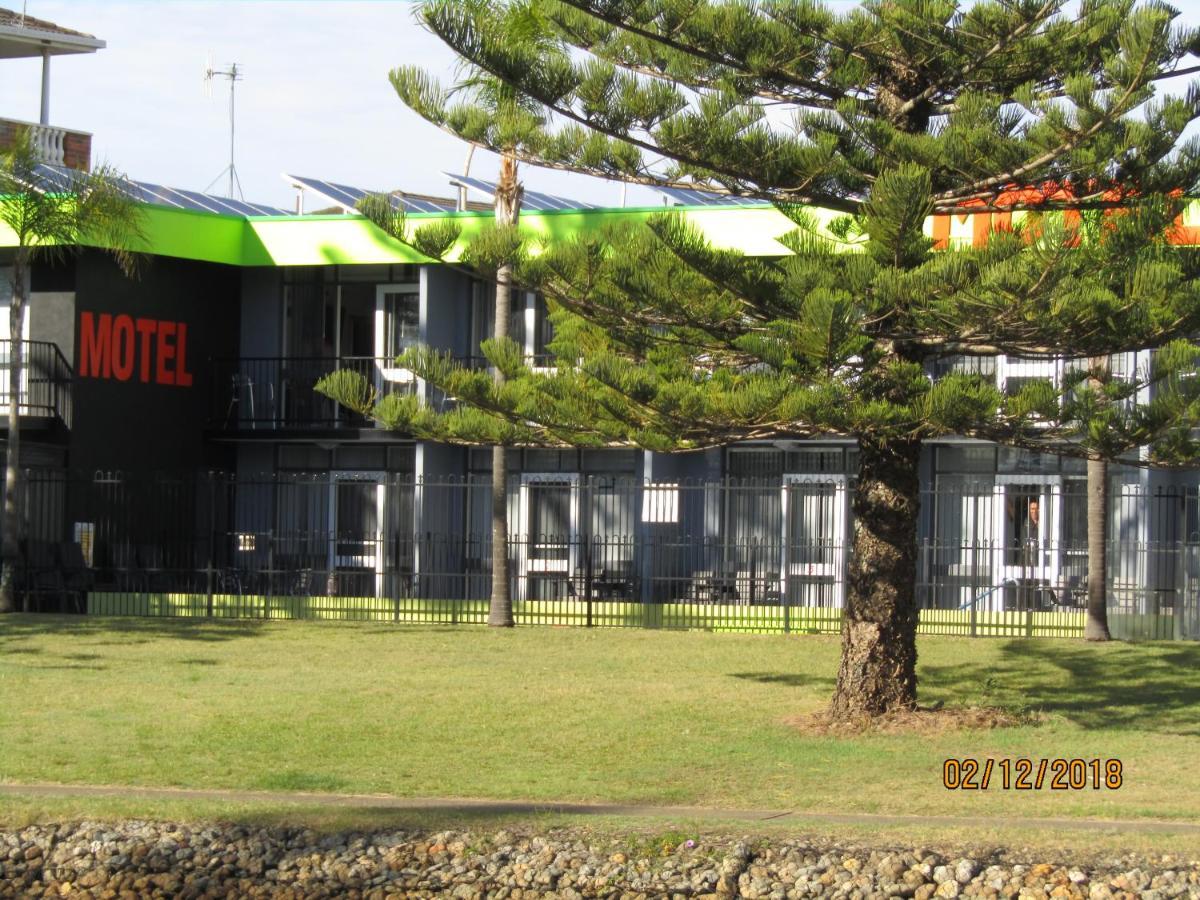 Le George Motel Порт Макари Екстериор снимка