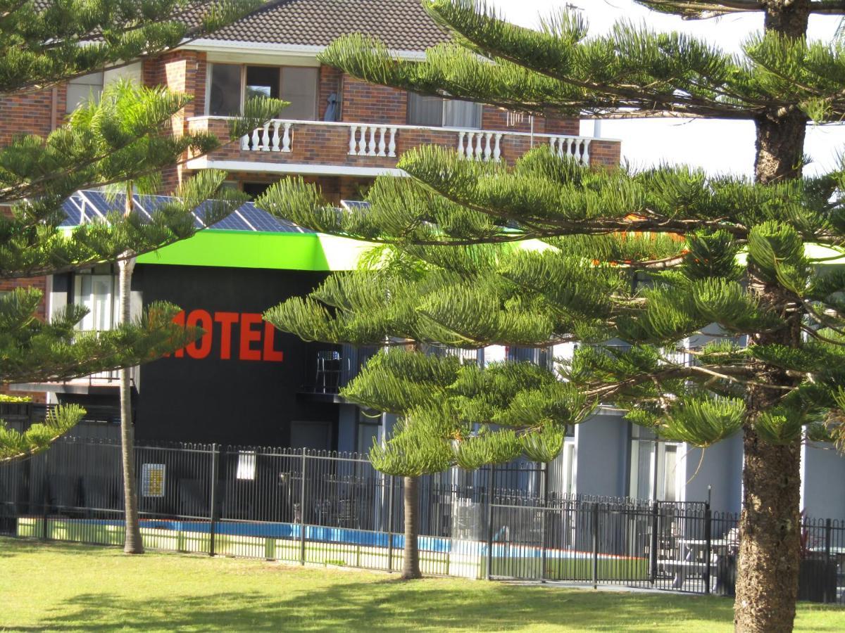 Le George Motel Порт Макари Екстериор снимка