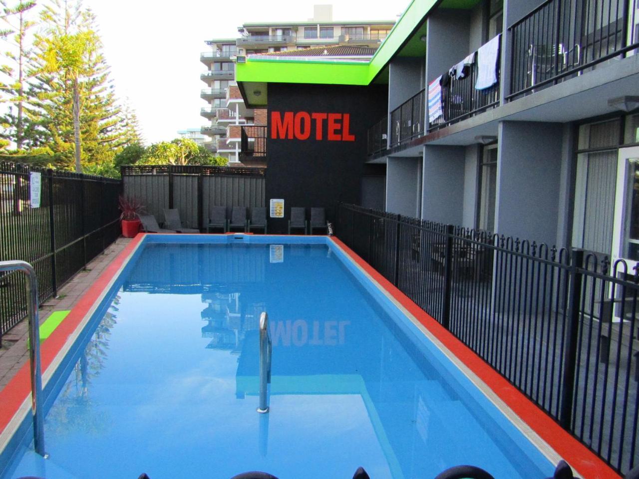 Le George Motel Порт Макари Екстериор снимка